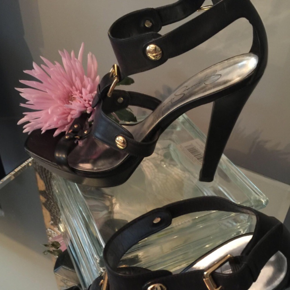 Jessica Simpson Black Pumps